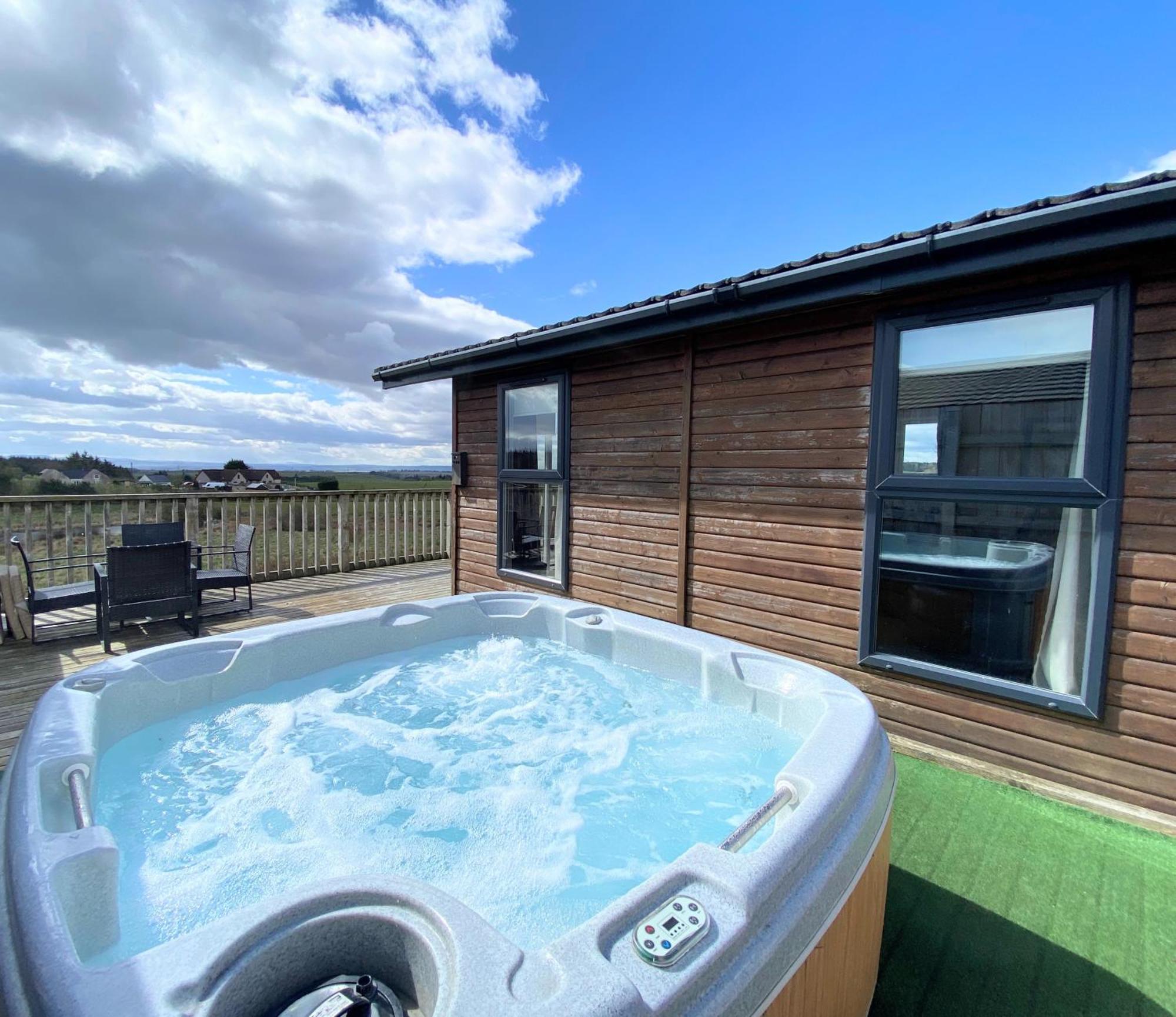 Villa Benarty 11 With Private Hot Tub - Fife - Loch Leven - Lomond Hills - Pet Friendly Kelty Esterno foto