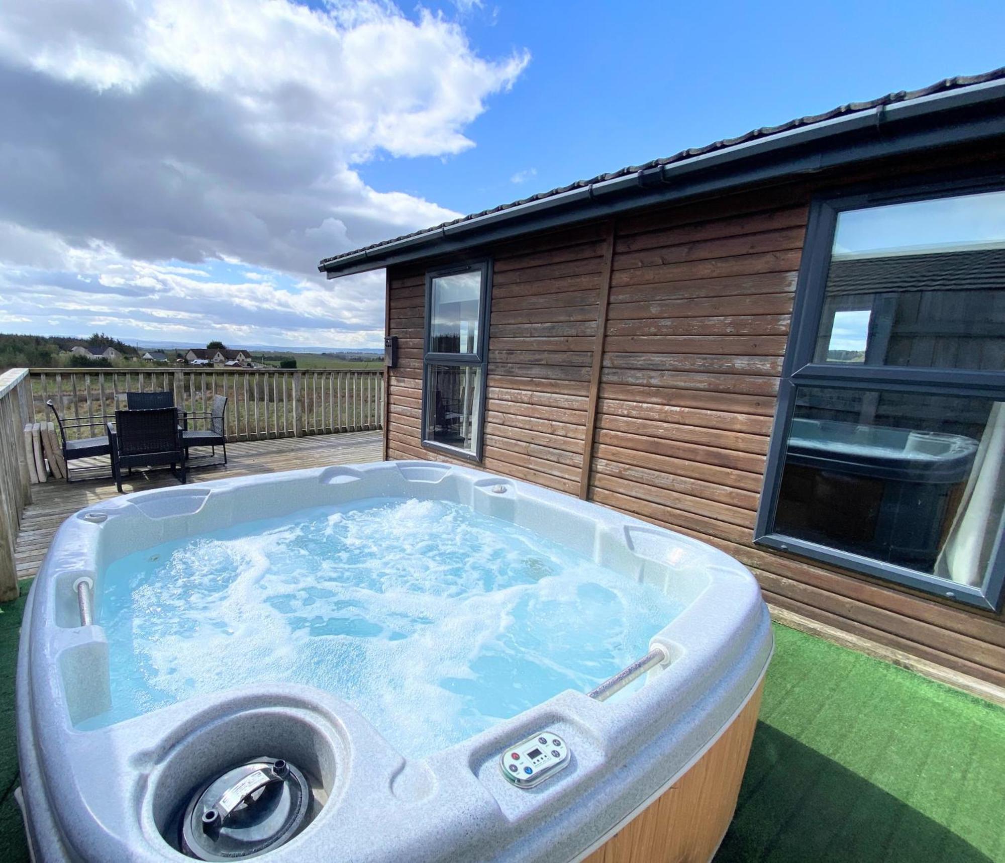 Villa Benarty 11 With Private Hot Tub - Fife - Loch Leven - Lomond Hills - Pet Friendly Kelty Esterno foto