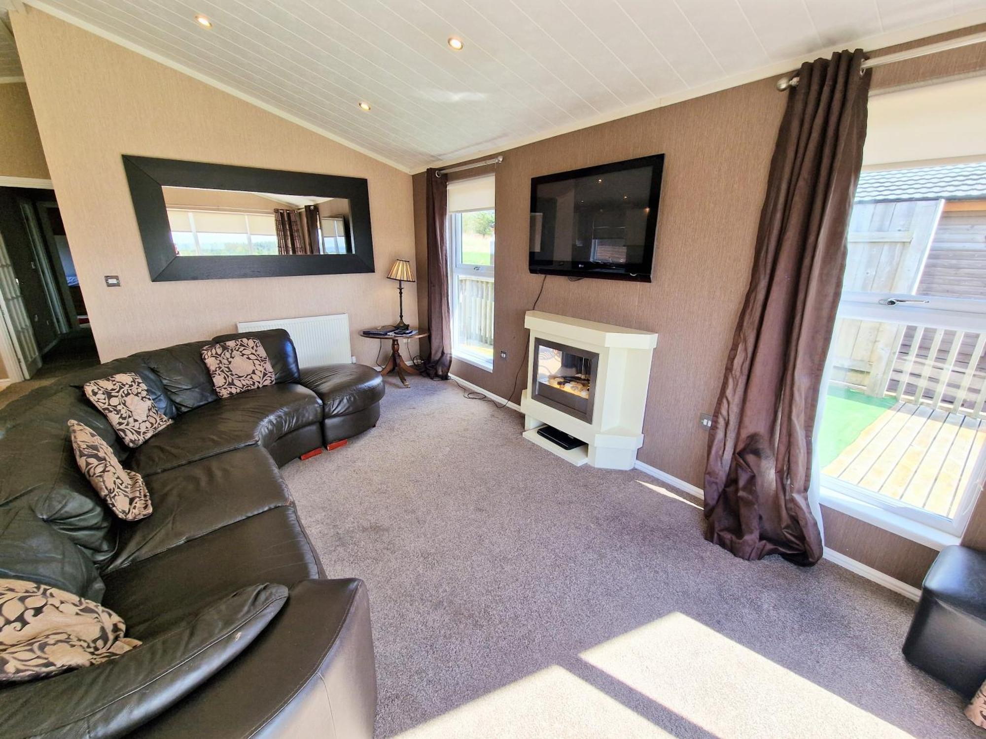Villa Benarty 11 With Private Hot Tub - Fife - Loch Leven - Lomond Hills - Pet Friendly Kelty Esterno foto