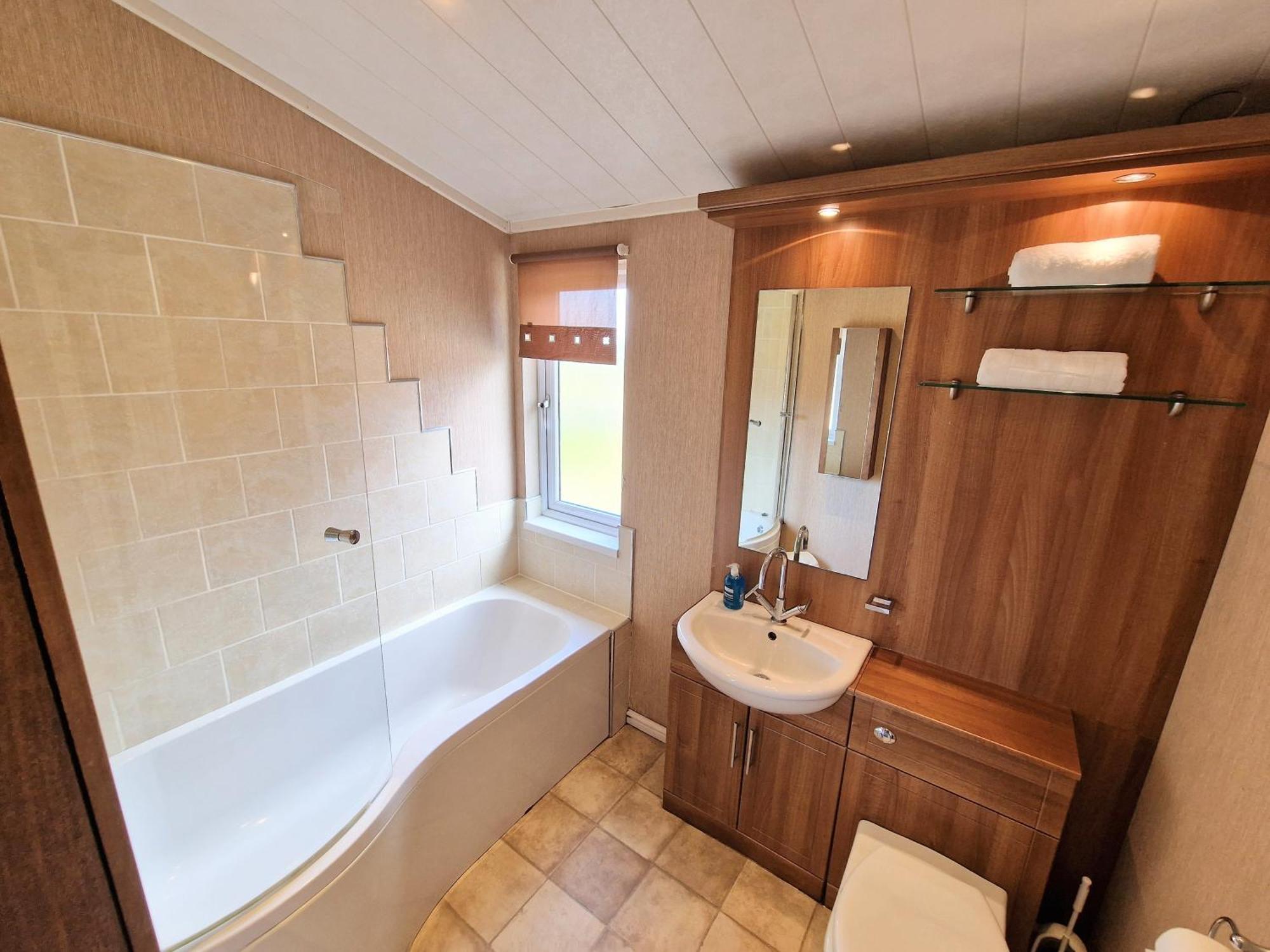 Villa Benarty 11 With Private Hot Tub - Fife - Loch Leven - Lomond Hills - Pet Friendly Kelty Esterno foto